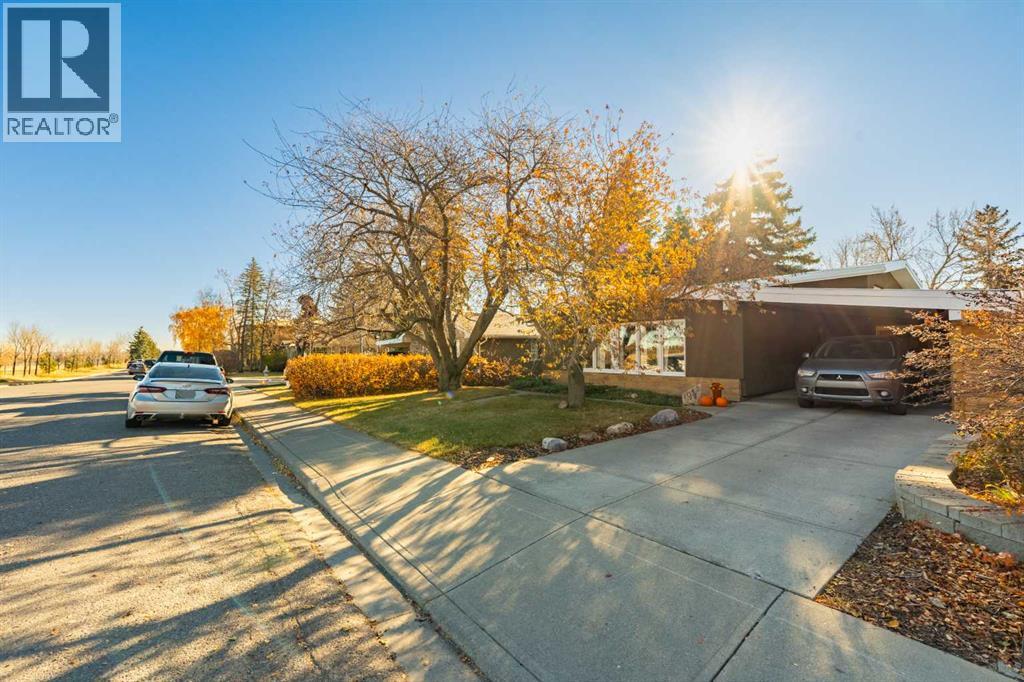 1043 32 Avenue Nw, Calgary, Alberta  T2K 0B3 - Photo 2 - A2267786