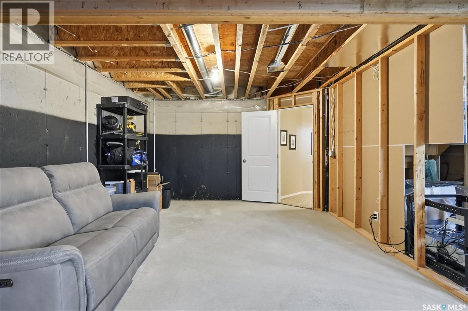 1031 Rempel Way, Saskatoon, Saskatchewan  S7T 0M4 - Photo 31 - SK024760