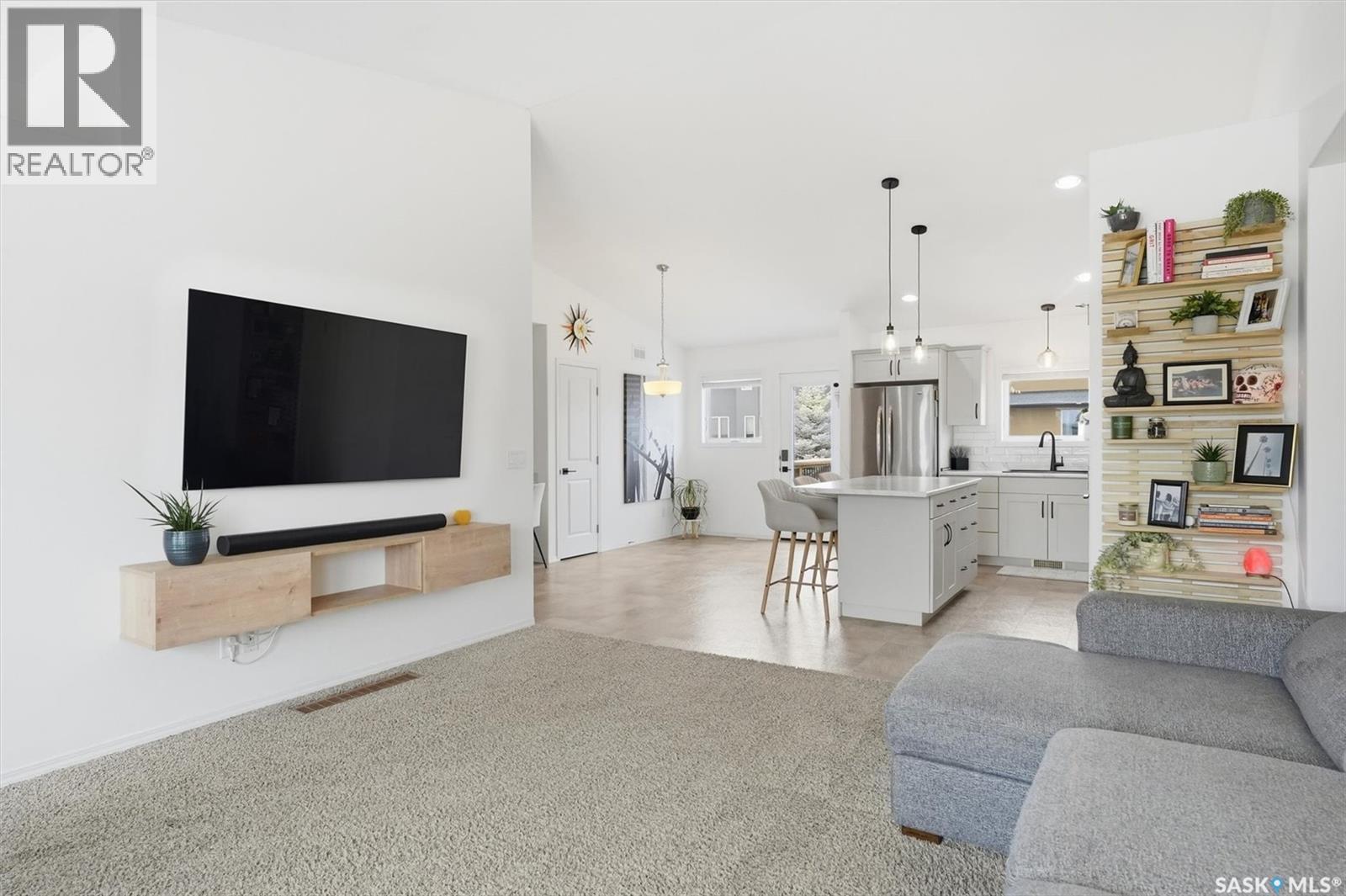 1031 Rempel Way, Saskatoon, Saskatchewan  S7T 0M4 - Photo 5 - SK024760