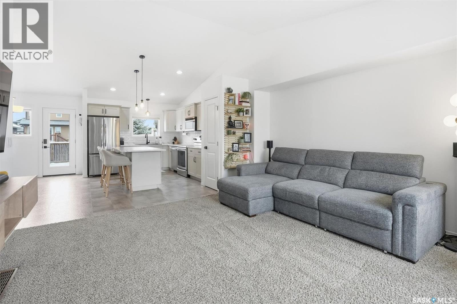 1031 Rempel Way, Saskatoon, Saskatchewan  S7T 0M4 - Photo 6 - SK024760