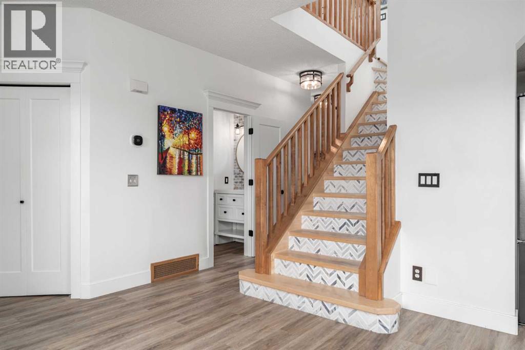 18 Cimarron Grove Bay, Okotoks, Alberta  T1S 2H3 - Photo 18 - A2270676