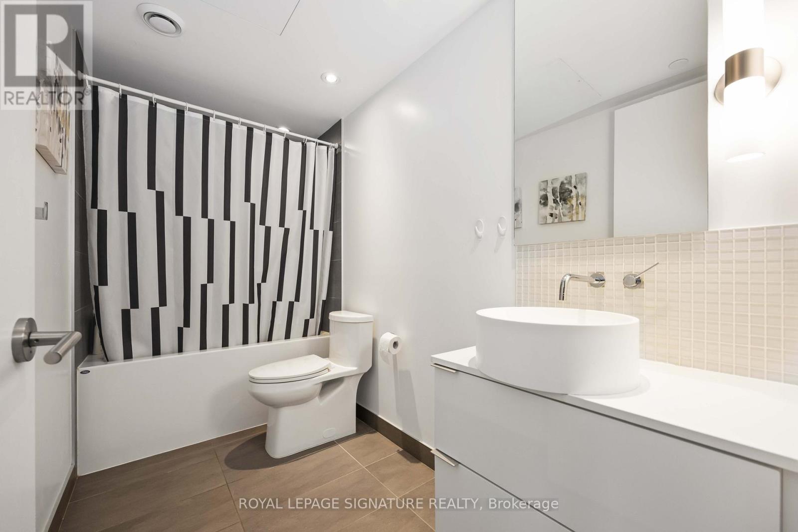 407 - 185 Roehampton Avenue, Toronto, Ontario  M4P 0C6 - Photo 13 - C12581968