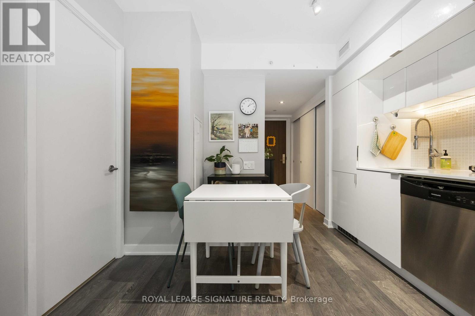 407 - 185 Roehampton Avenue, Toronto, Ontario  M4P 0C6 - Photo 8 - C12581968