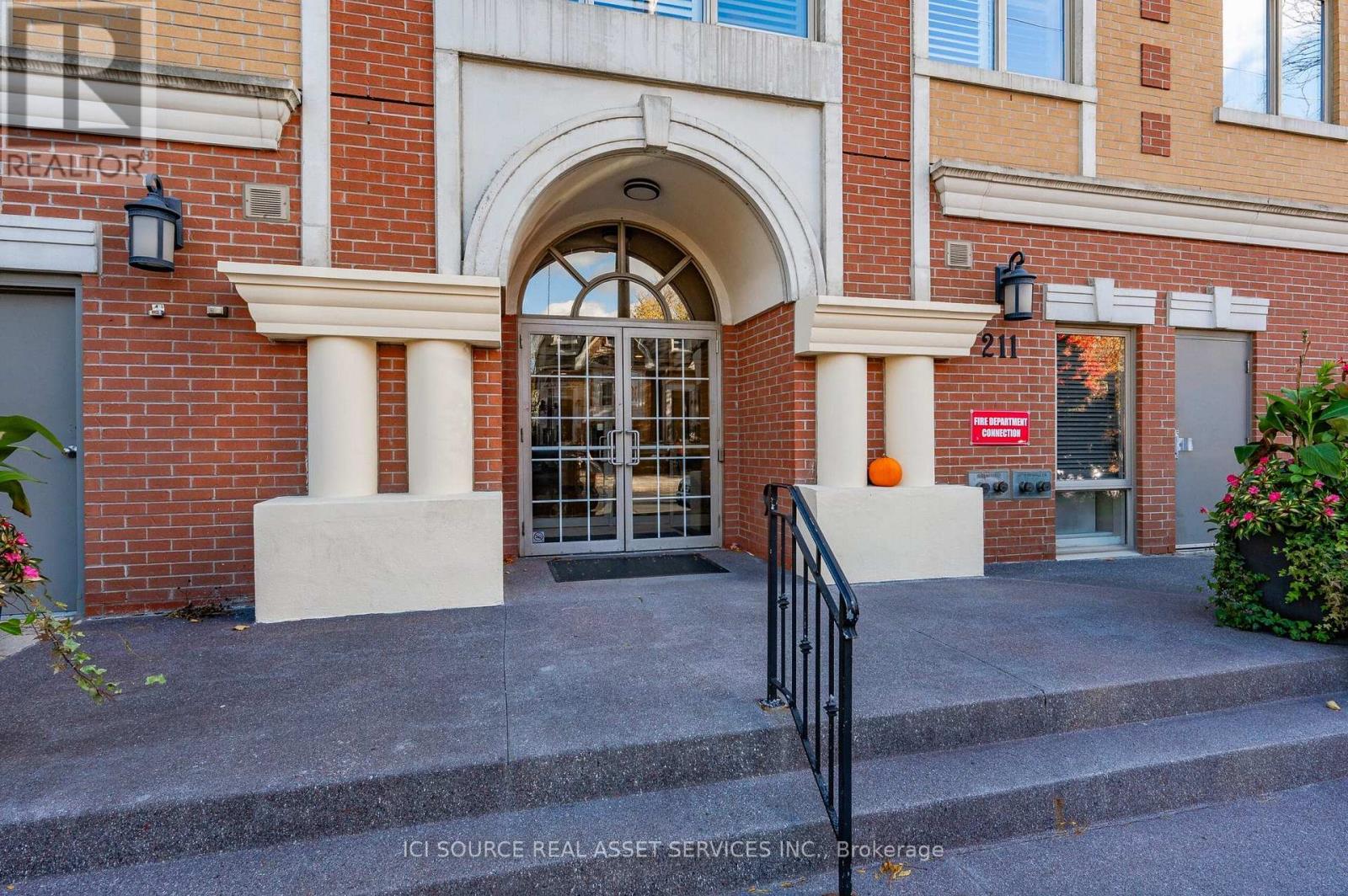 316 - 211 Randolph Road, Toronto, Ontario  M4G 4H1 - Photo 2 - C12582014