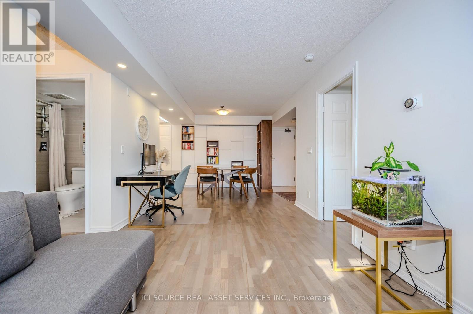 316 - 211 Randolph Road, Toronto, Ontario  M4G 4H1 - Photo 7 - C12582014