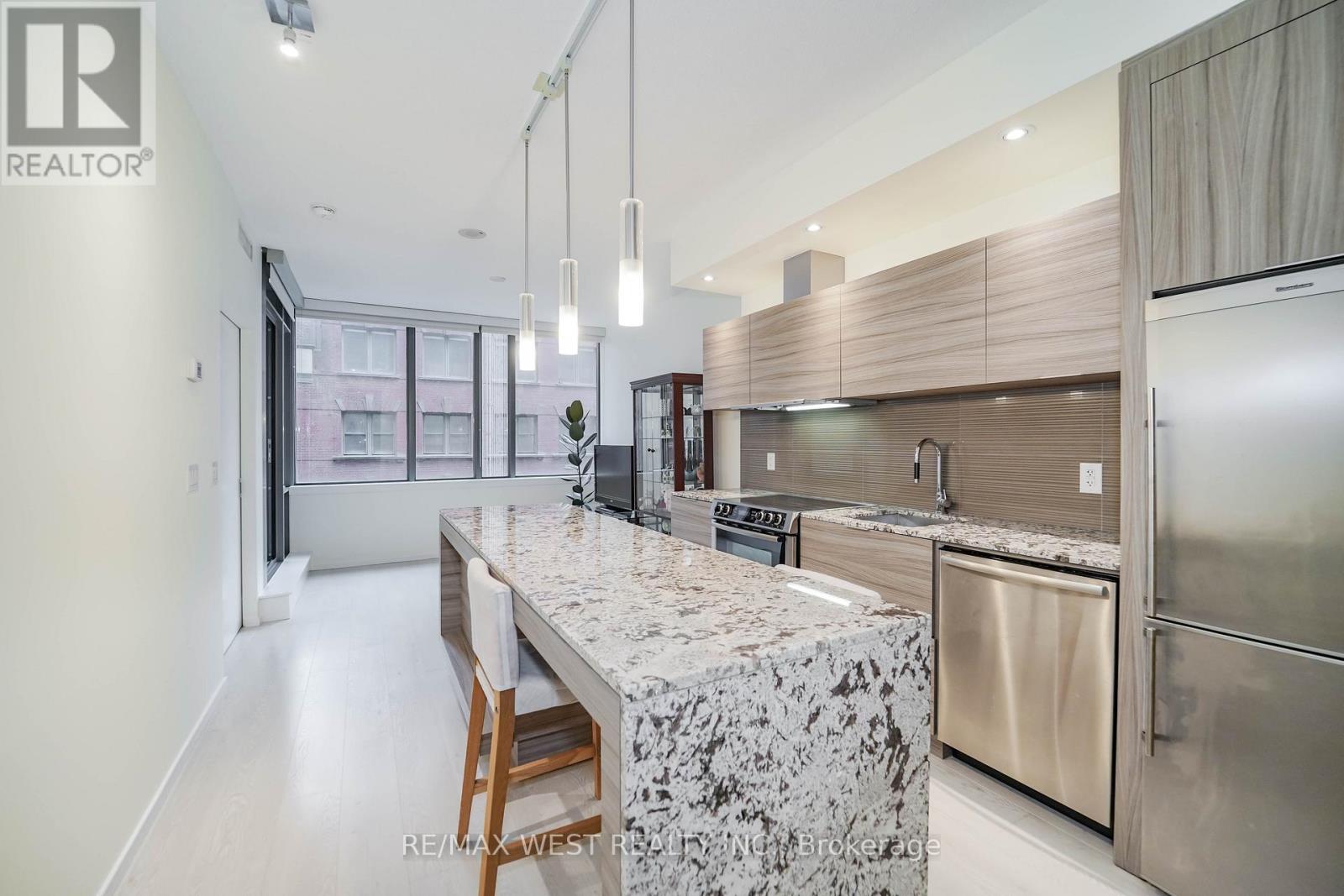 412 - 8 Charlotte Street, Toronto, Ontario  M5V 0K4 - Photo 2 - C12582076