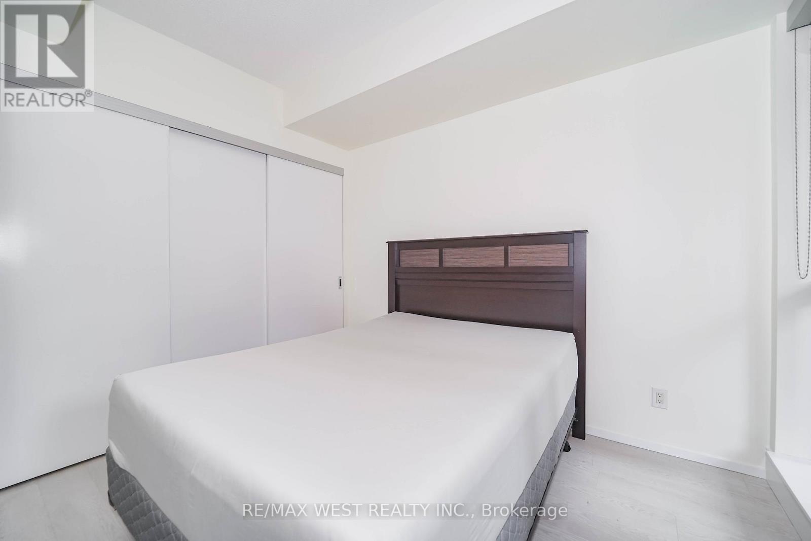 412 - 8 Charlotte Street, Toronto, Ontario  M5V 0K4 - Photo 5 - C12582076