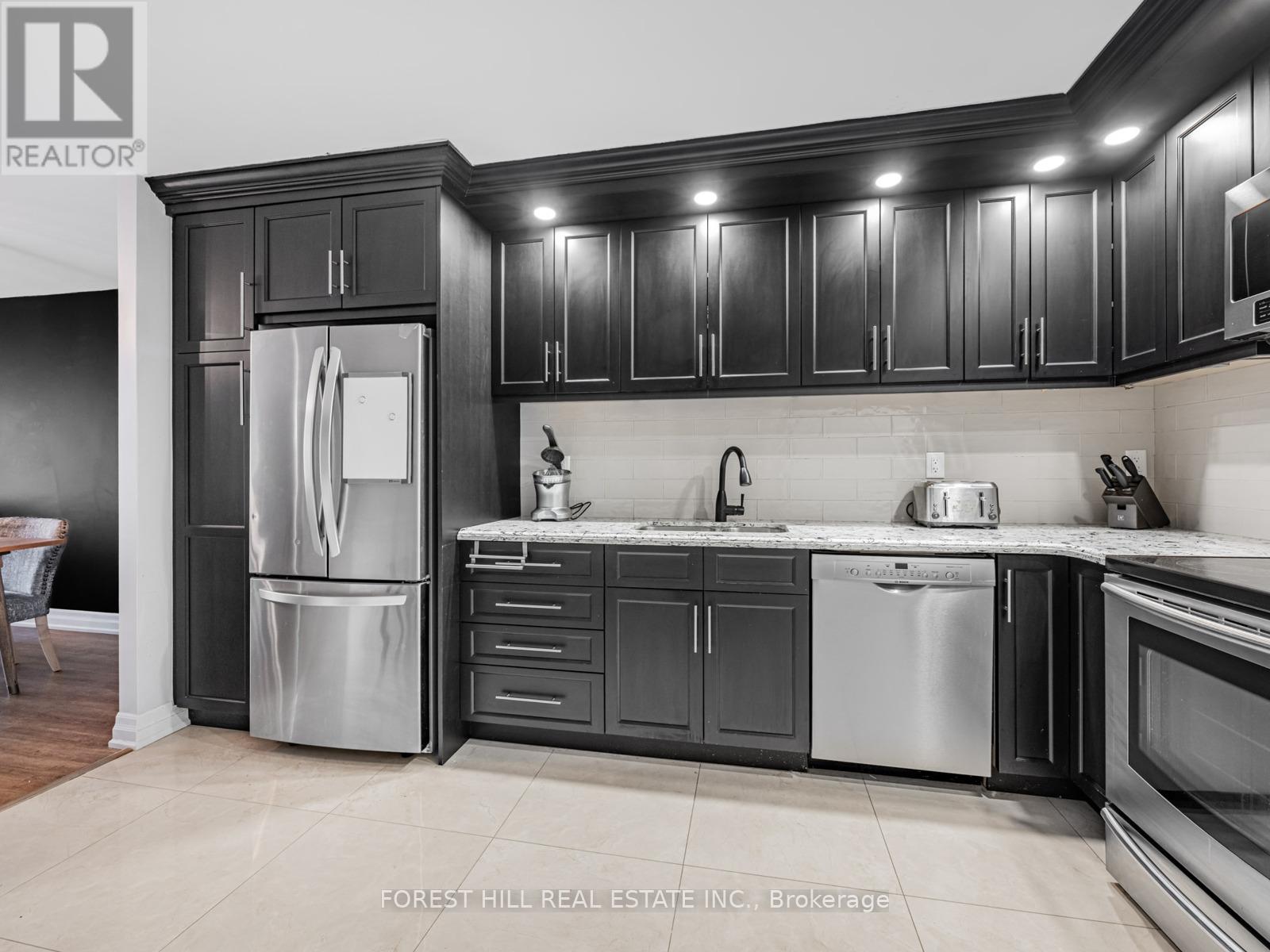 1306 - 110 Bloor Street W, Toronto, Ontario  M5S 2W7 - Photo 10 - C12582108