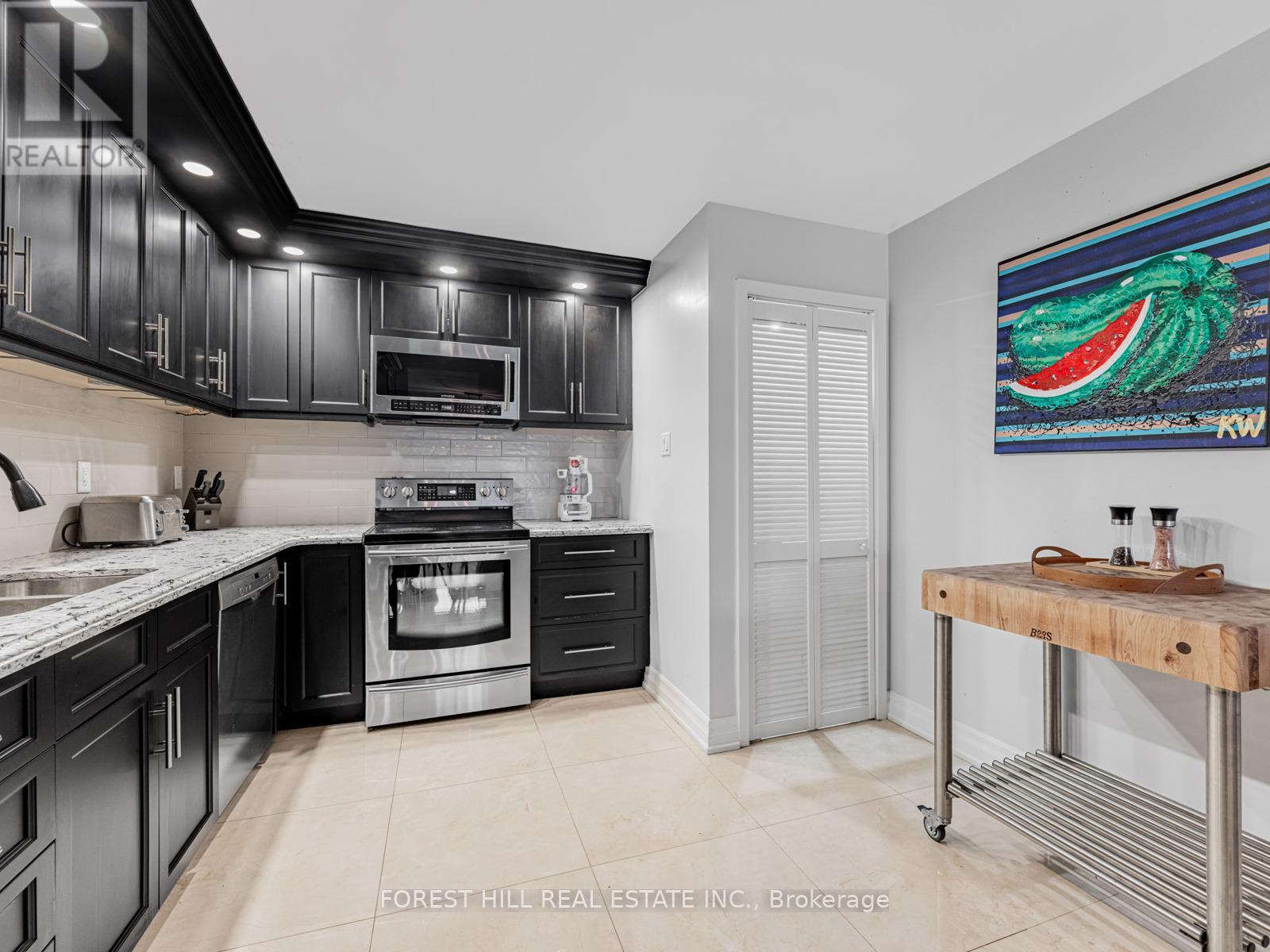 1306 - 110 Bloor Street W, Toronto, Ontario  M5S 2W7 - Photo 8 - C12582108