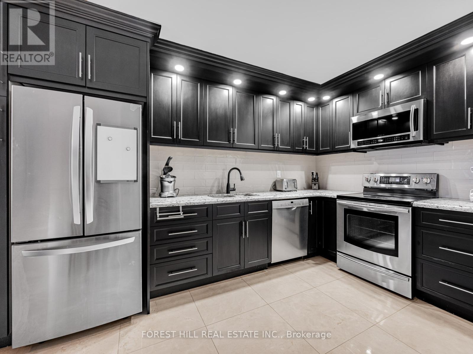 1306 - 110 Bloor Street W, Toronto, Ontario  M5S 2W7 - Photo 9 - C12582108