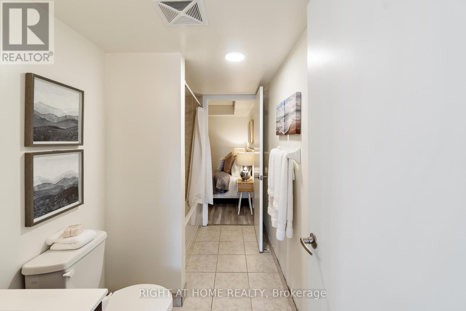 1322 - 38 Joe Shuster Way, Toronto, Ontario  M6K 0A5 - Photo 13 - C12582174