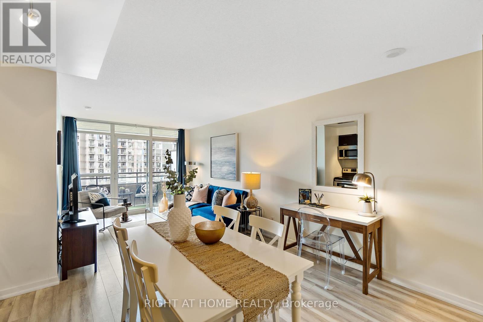 1322 - 38 Joe Shuster Way, Toronto, Ontario  M6K 0A5 - Photo 16 - C12582174