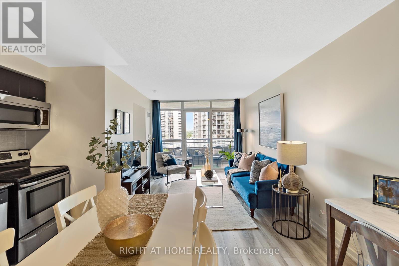 1322 - 38 Joe Shuster Way, Toronto, Ontario  M6K 0A5 - Photo 2 - C12582174