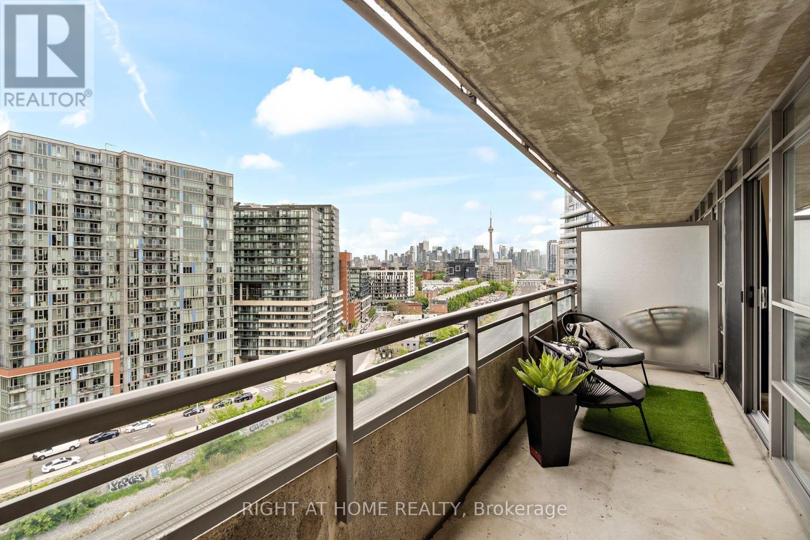 1322 - 38 Joe Shuster Way, Toronto, Ontario  M6K 0A5 - Photo 5 - C12582174