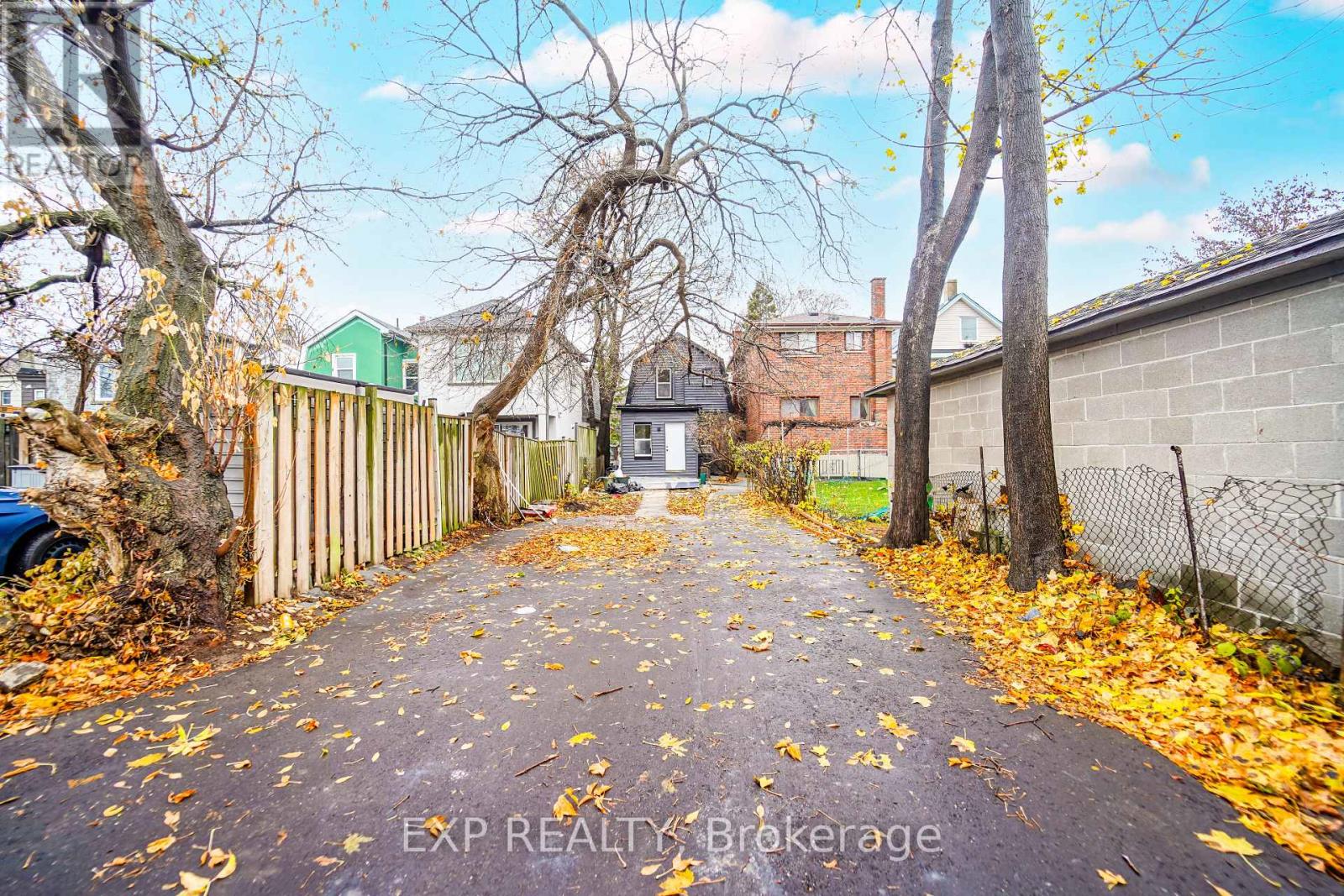 47 Eldon Avenue, Toronto, Ontario  M4C 5G2 - Photo 4 - E12581972