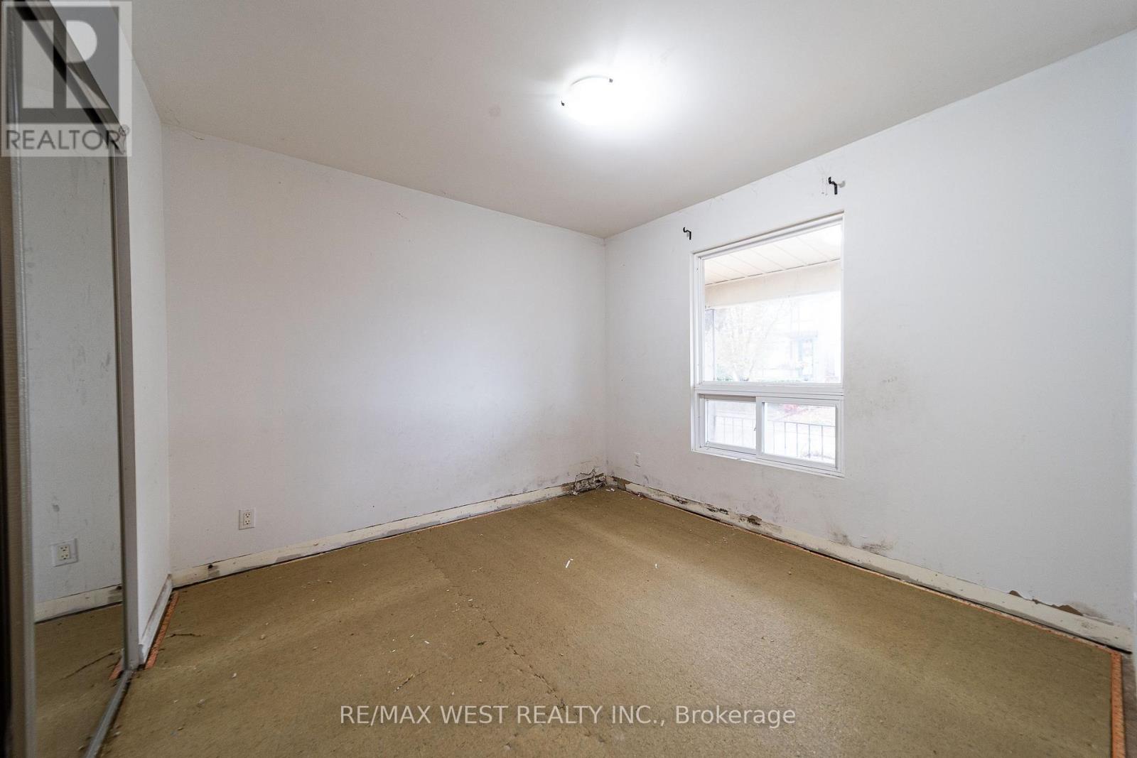 157 Boultbee Avenue, Toronto, Ontario  M4J 1B2 - Photo 4 - E12582026