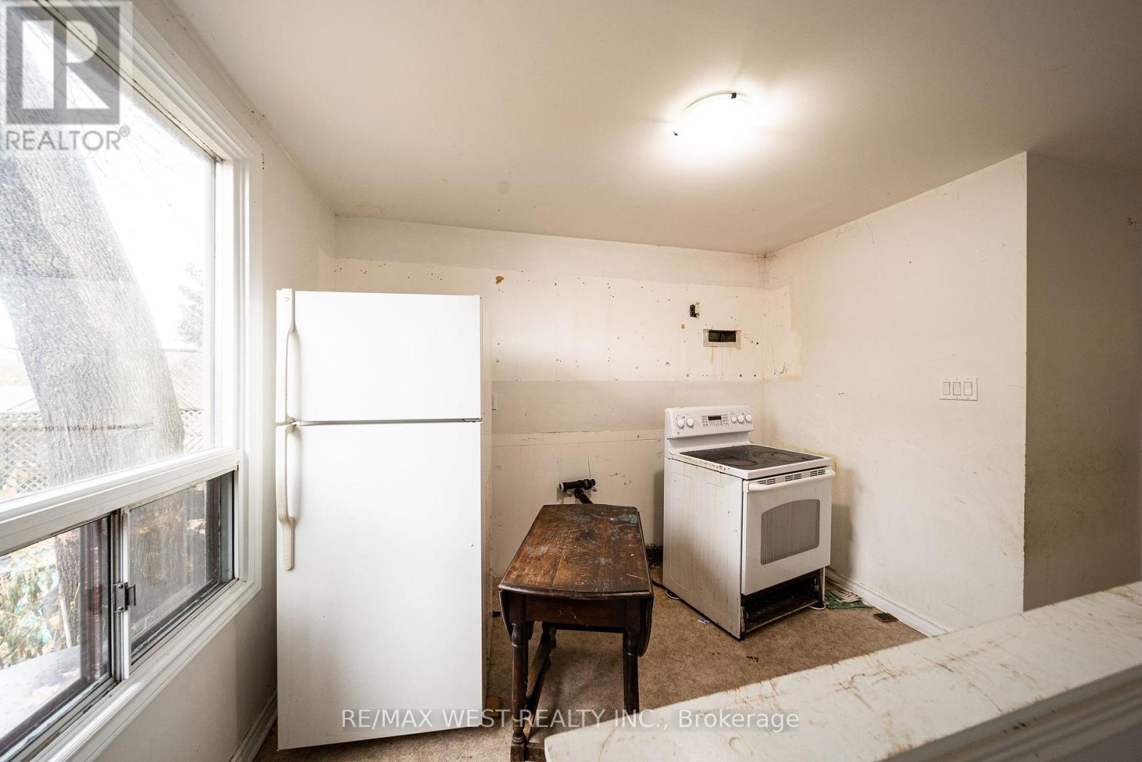 157 Boultbee Avenue, Toronto, Ontario  M4J 1B2 - Photo 7 - E12582026