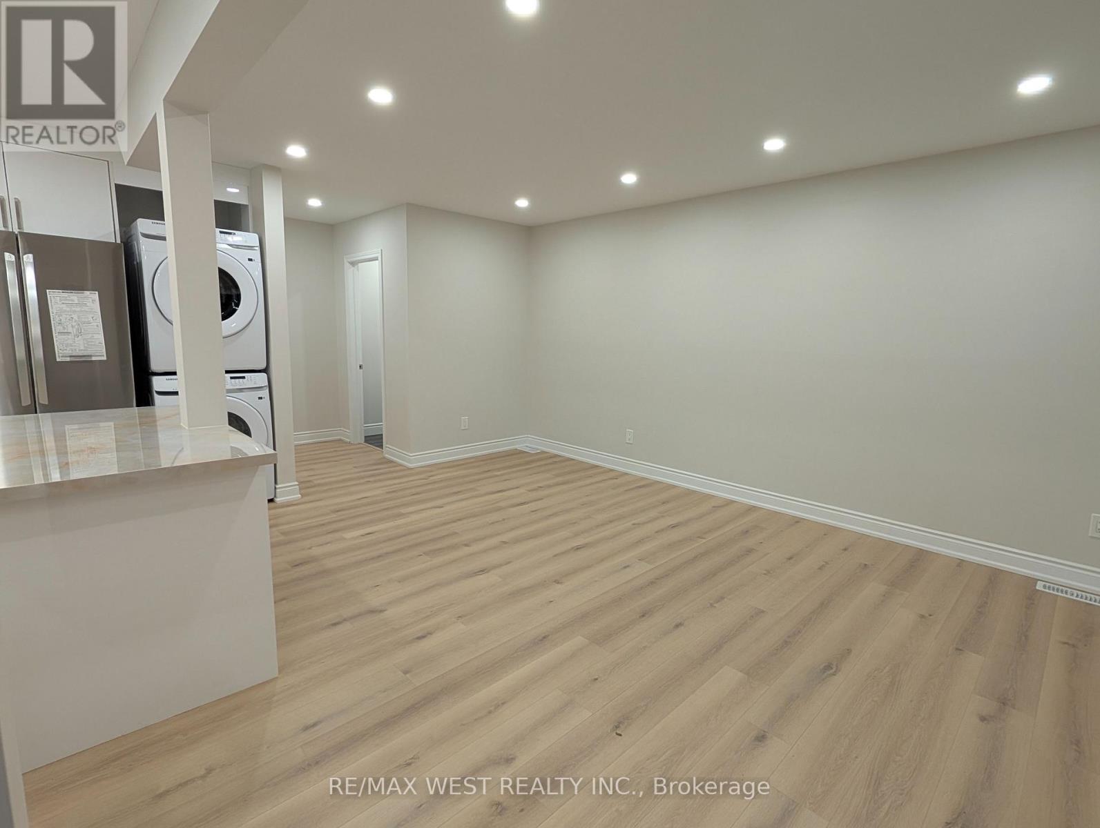 198 Cherrywood Drive, Newmarket, Ontario  L3Y 2X8 - Photo 6 - N12582008