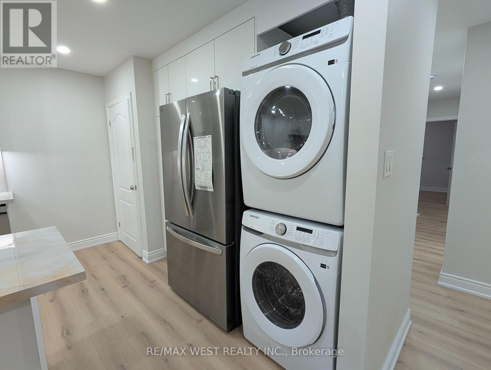 198 Cherrywood Drive, Newmarket, Ontario  L3Y 2X8 - Photo 7 - N12582008