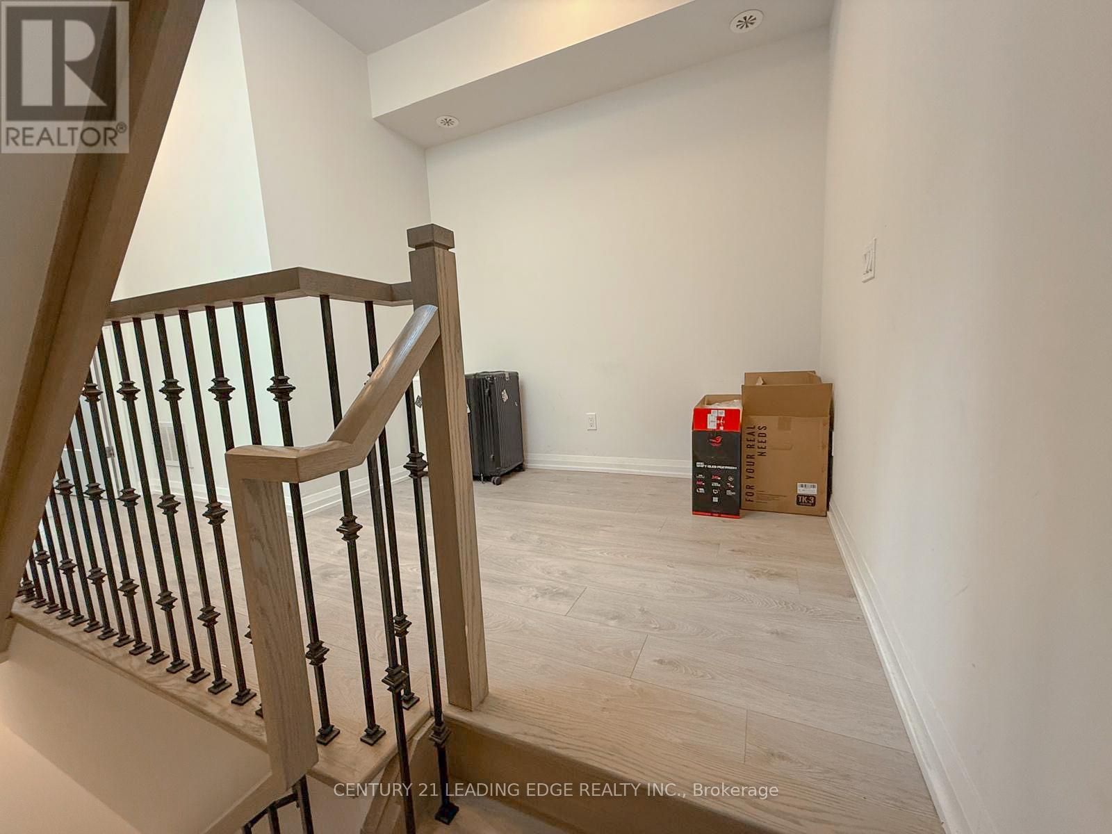 39 - 1050 Portage Parkway, Vaughan, Ontario  L4K 0K3 - Photo 11 - N12582064