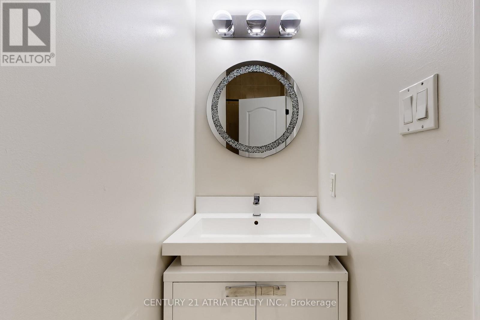 490 Kwapis Boulevard, Newmarket, Ontario  L3X 3K6 - Photo 26 - N12582128