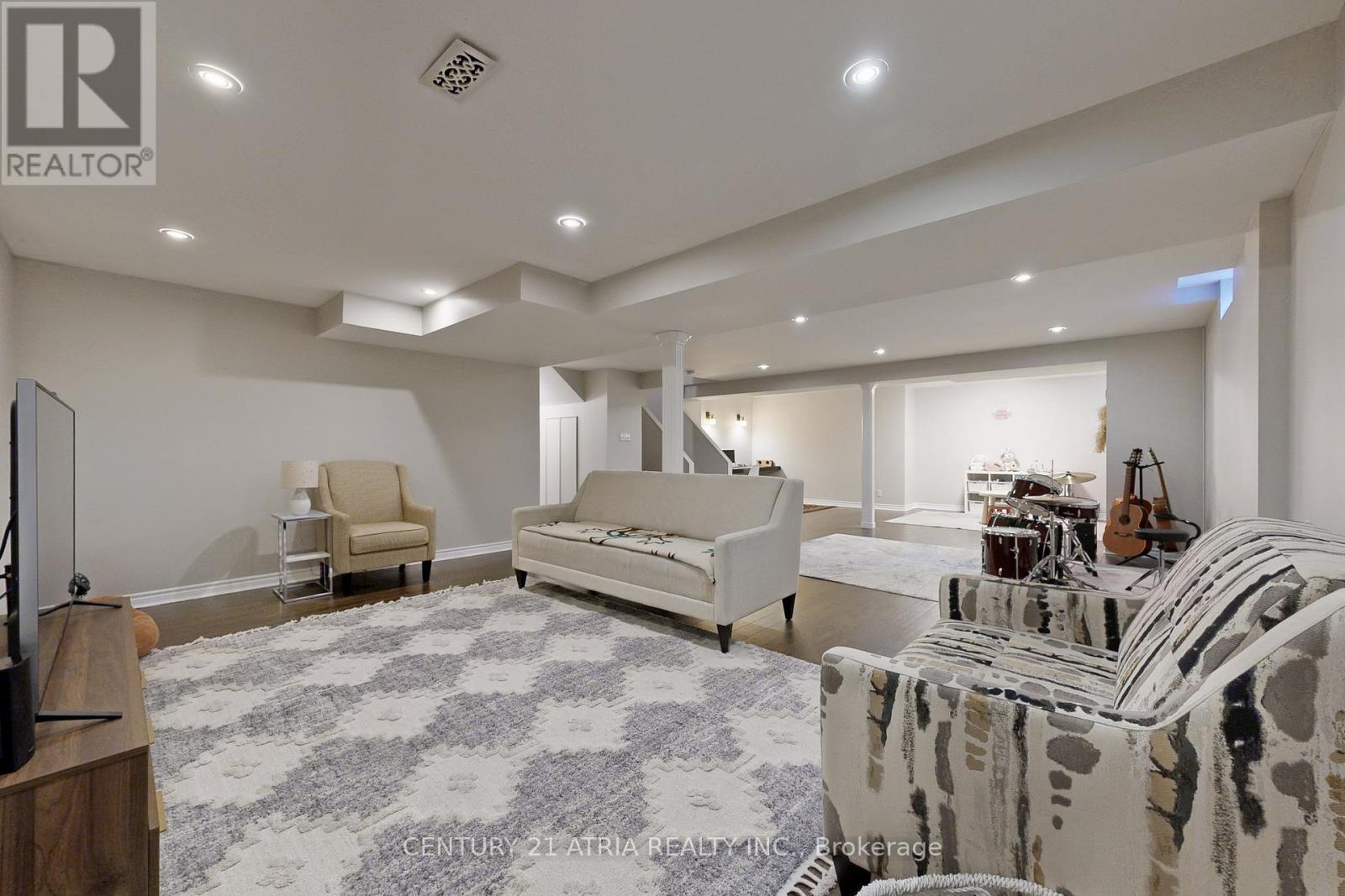 490 Kwapis Boulevard, Newmarket, Ontario  L3X 3K6 - Photo 33 - N12582128