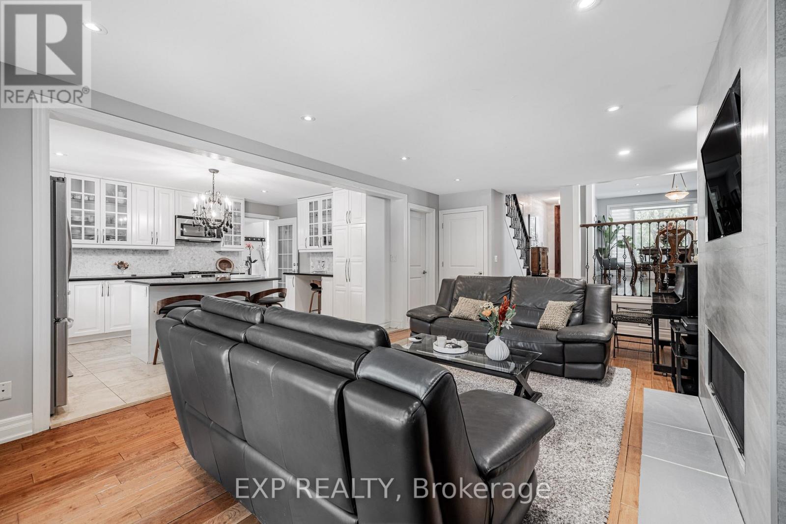 203 Centre Street W, Richmond Hill, Ontario  L4C 3P9 - Photo 11 - N12582178