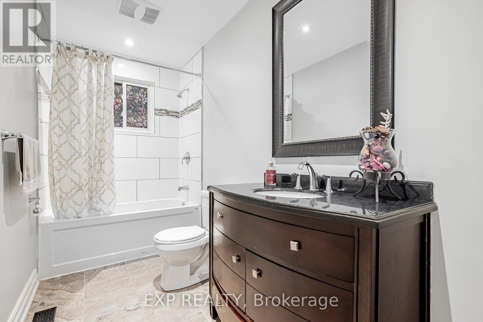 203 Centre Street W, Richmond Hill, Ontario  L4C 3P9 - Photo 17 - N12582178