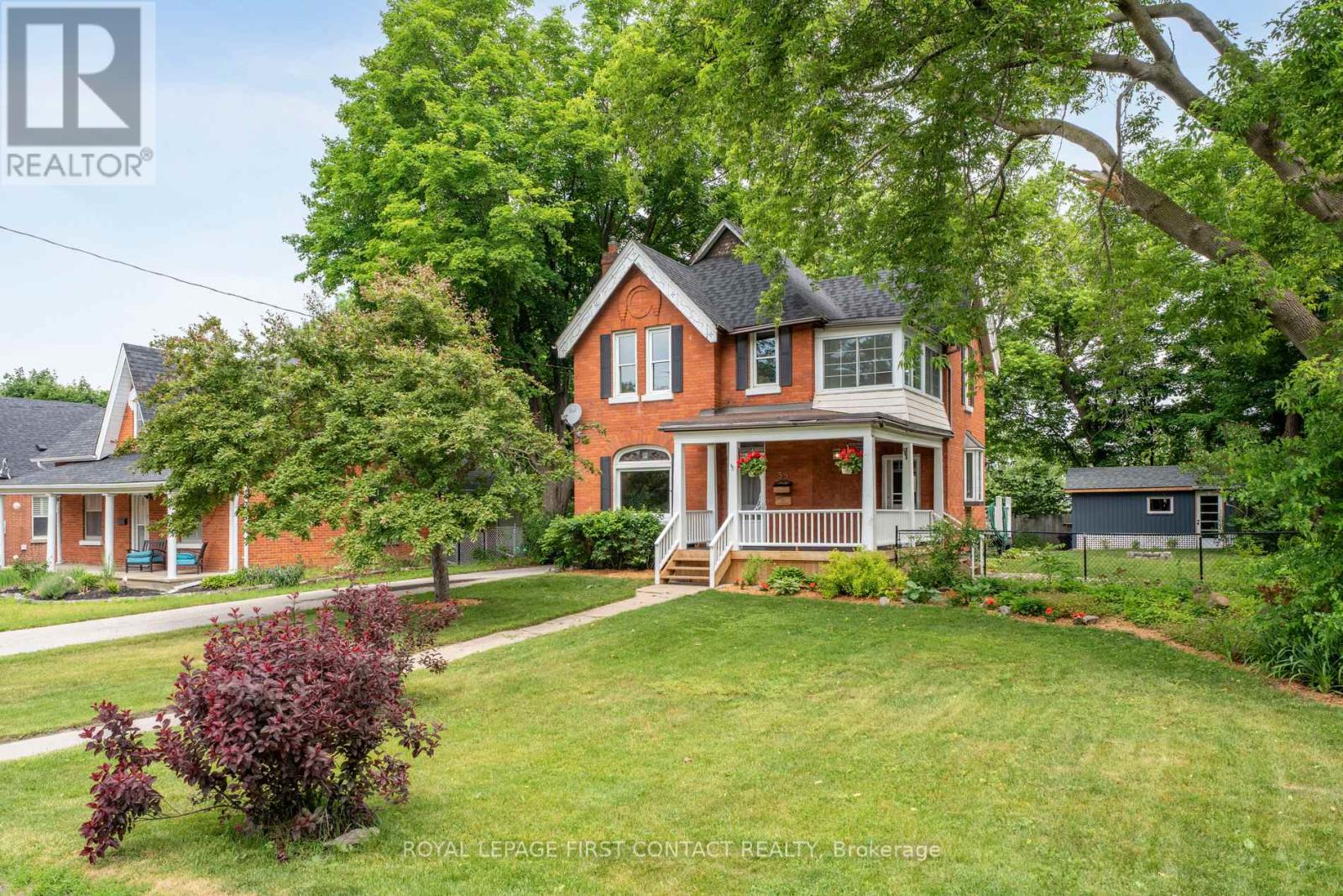 55 BURTON AVENUE, Barrie, Ontario