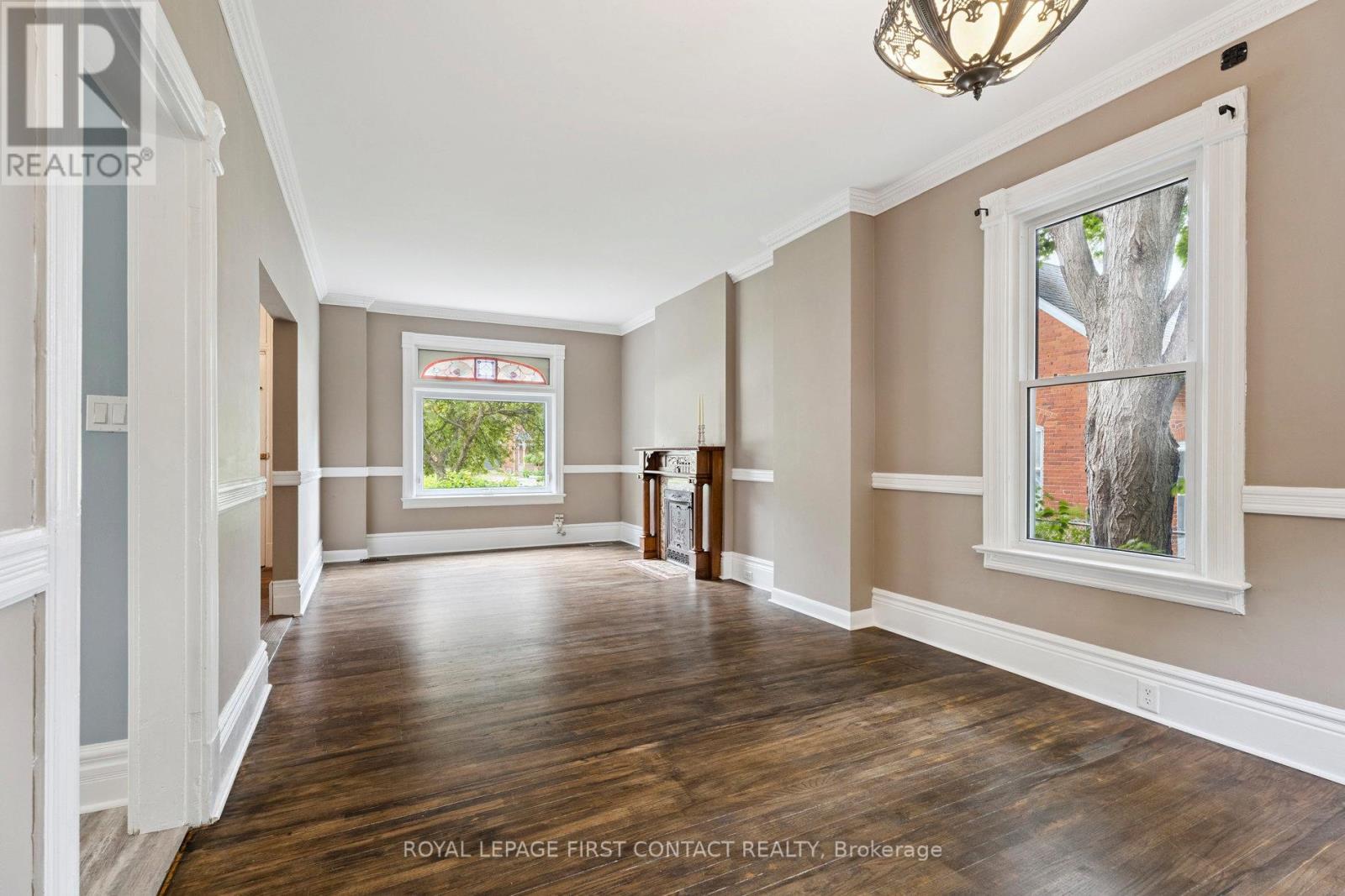 55 Burton Avenue, Barrie, Ontario  L4N 2R5 - Photo 3 - S12581966