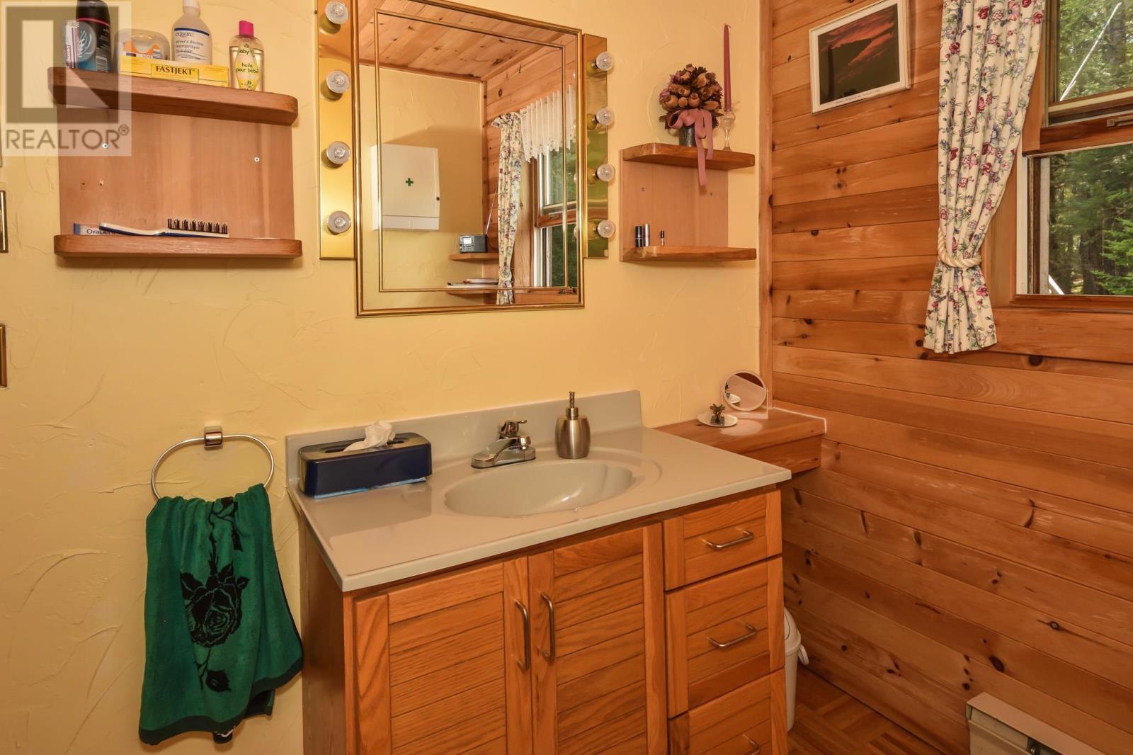 491 Peters Point Road, South Brookfield, Nova Scotia  B0T 1X0 - Photo 10 - 202528668