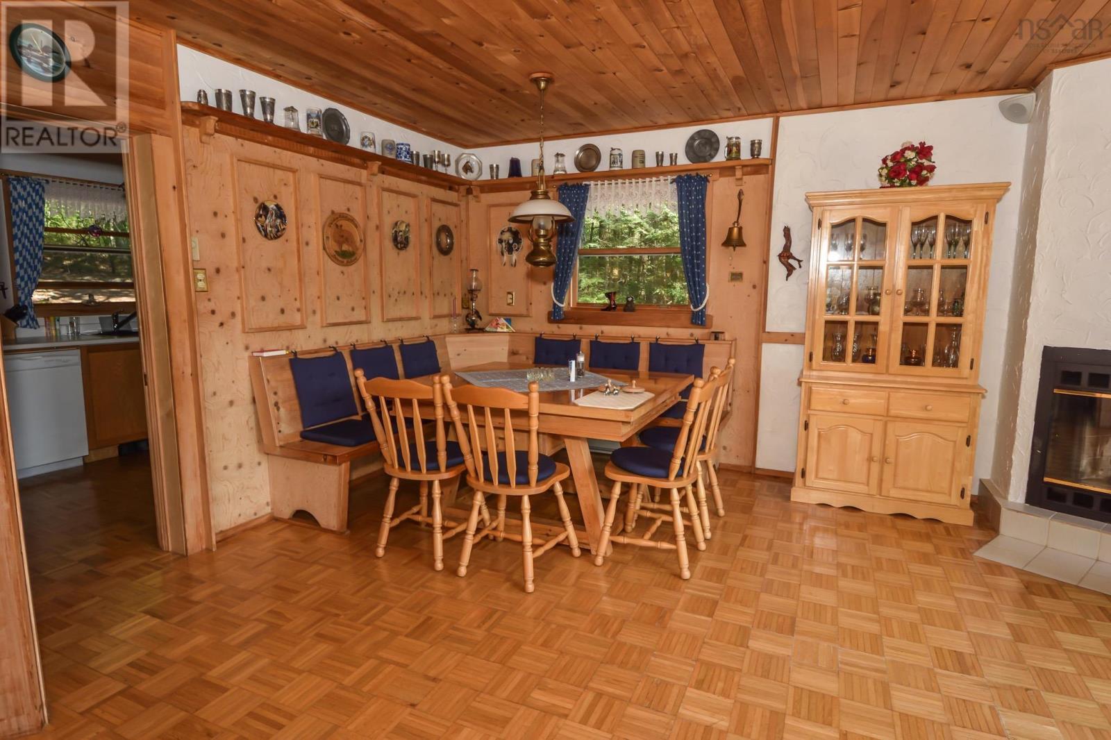 491 Peters Point Road, South Brookfield, Nova Scotia  B0T 1X0 - Photo 5 - 202528668