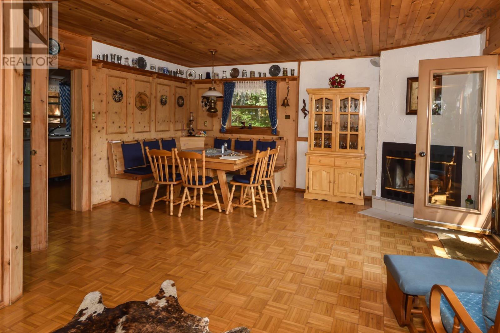 491 Peters Point Road, South Brookfield, Nova Scotia  B0T 1X0 - Photo 6 - 202528668