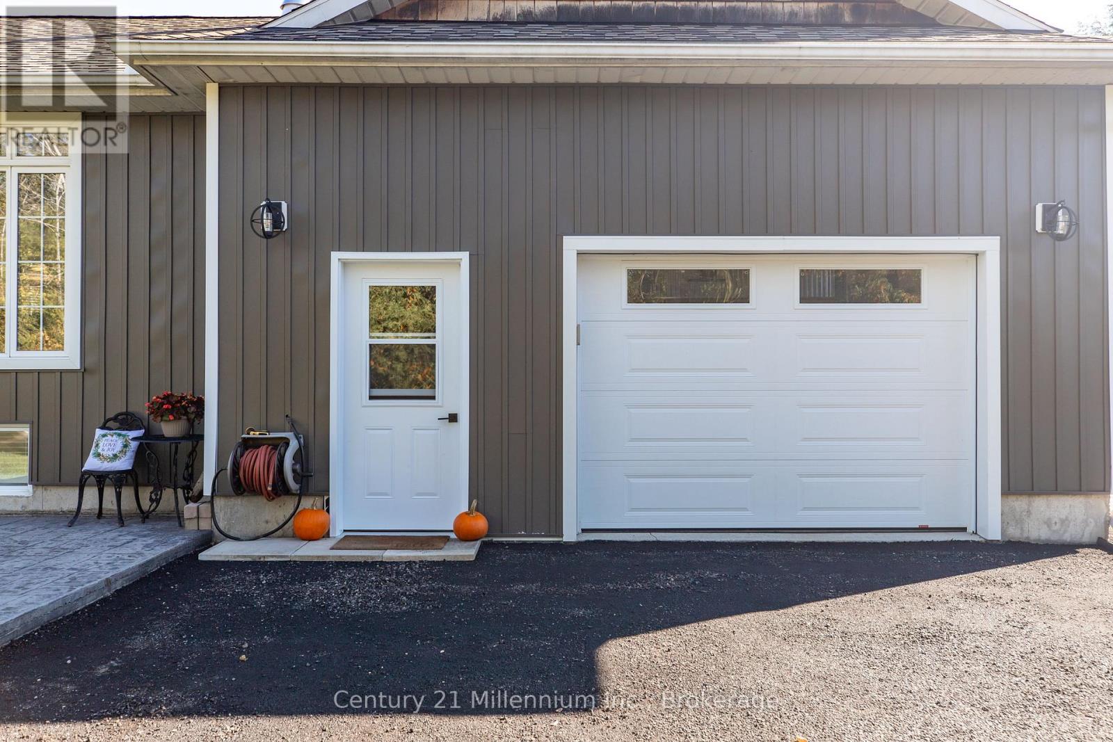 23 Pierce Street N, South Bruce Peninsula, Ontario  N0H 2T0 - Photo 5 - X12582230