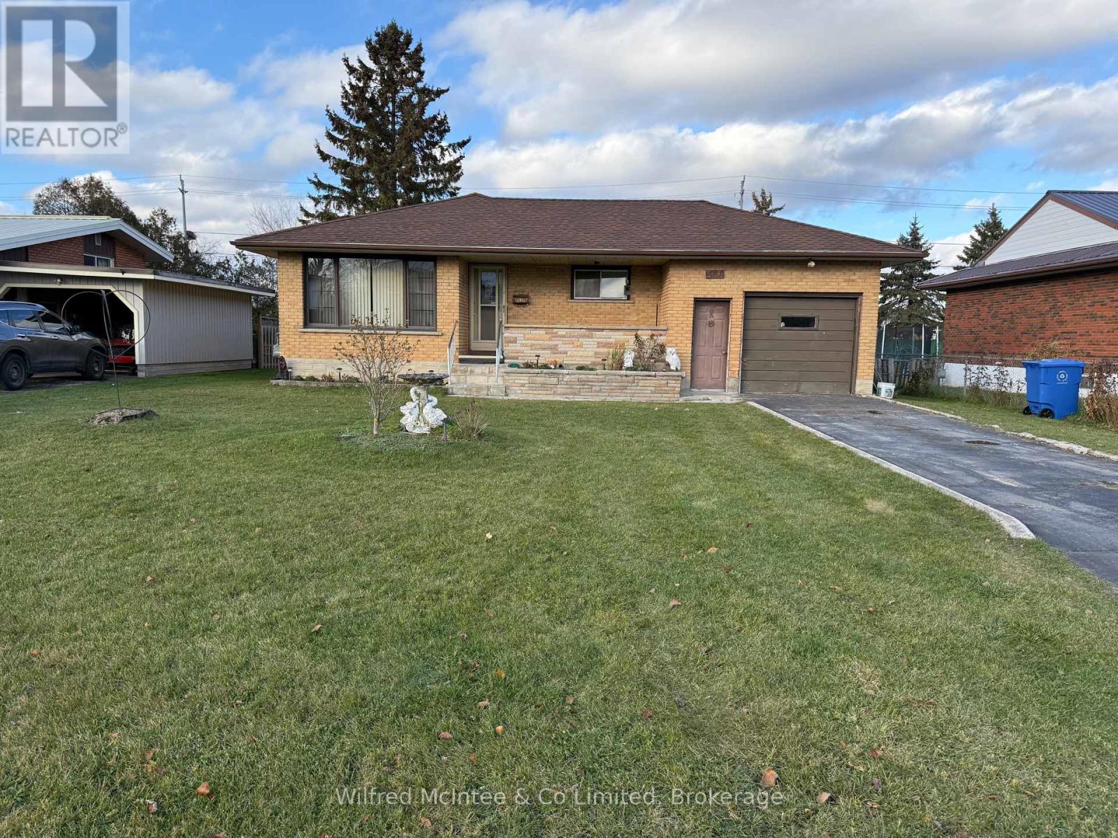 506 14TH STREET, Hanover, Ontario