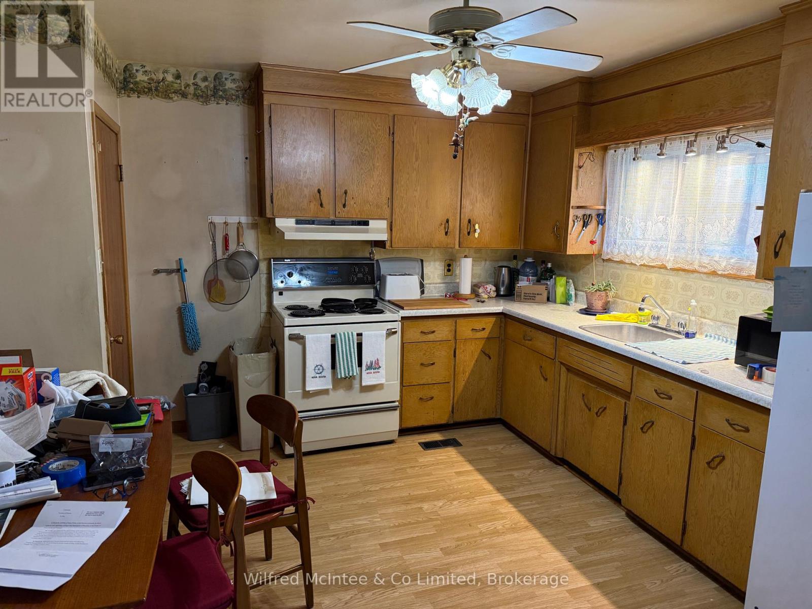 506 14th Street, Hanover, Ontario N4N 1Z9 - Photo 15 - X12582272