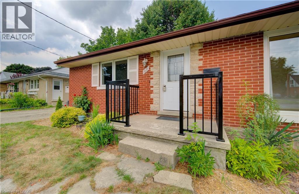 28 Jack Avenue, Kitchener, Ontario  N2M 1Z8 - Photo 4 - 40785378