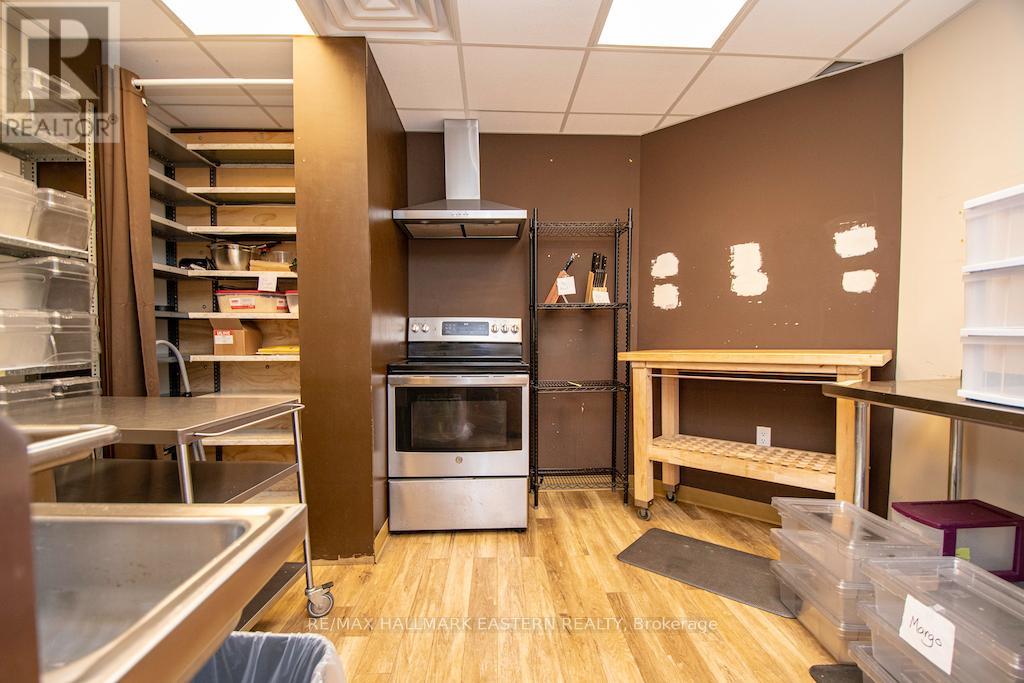 904 Water Street, Peterborough (Northcrest Ward 5), Ontario  K9H 3P3 - Photo 13 - X12582310