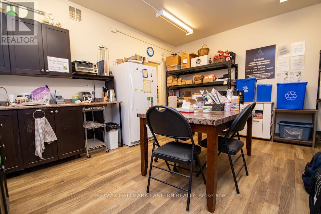 904 Water Street, Peterborough (Northcrest Ward 5), Ontario  K9H 3P3 - Photo 17 - X12582310