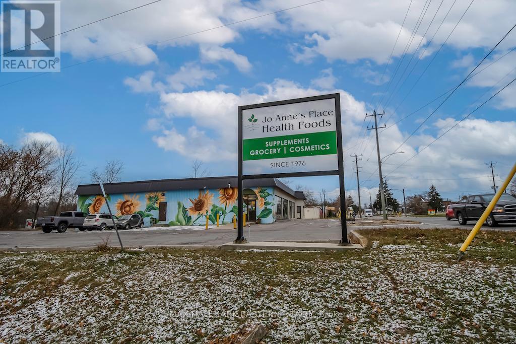 904 Water Street, Peterborough (Northcrest Ward 5), Ontario  K9H 3P3 - Photo 5 - X12582310