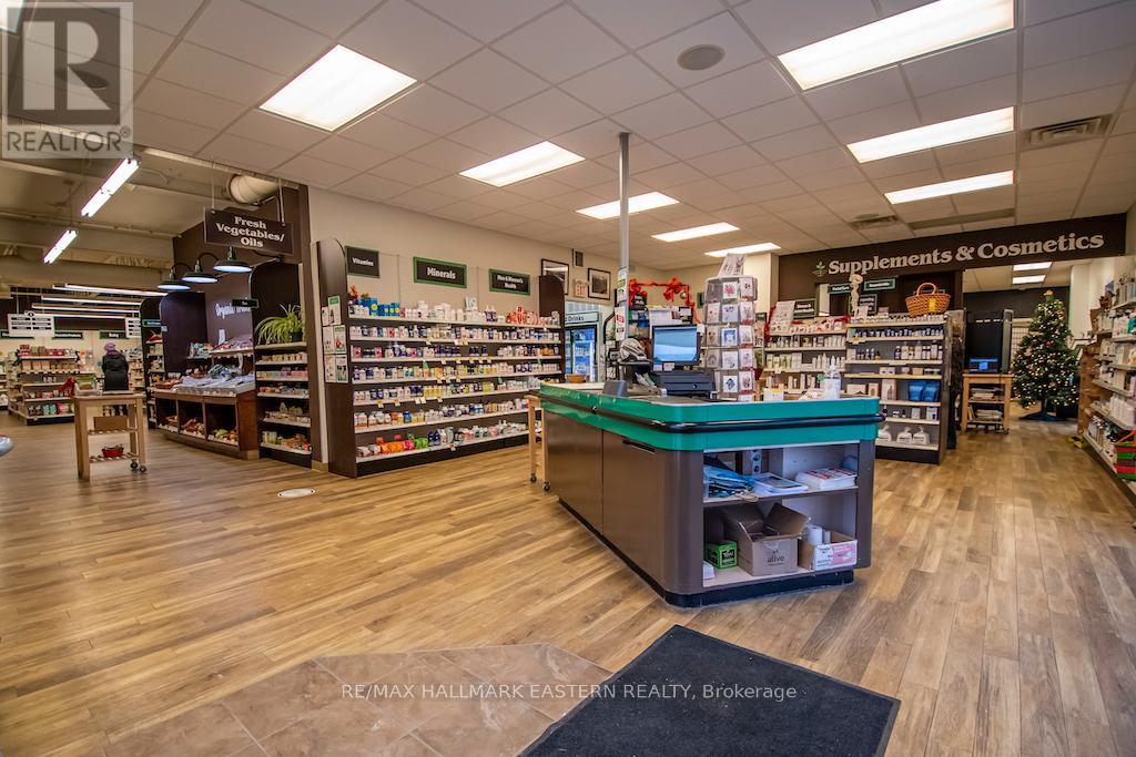 904 Water Street, Peterborough (Northcrest Ward 5), Ontario  K9H 3P3 - Photo 6 - X12582310