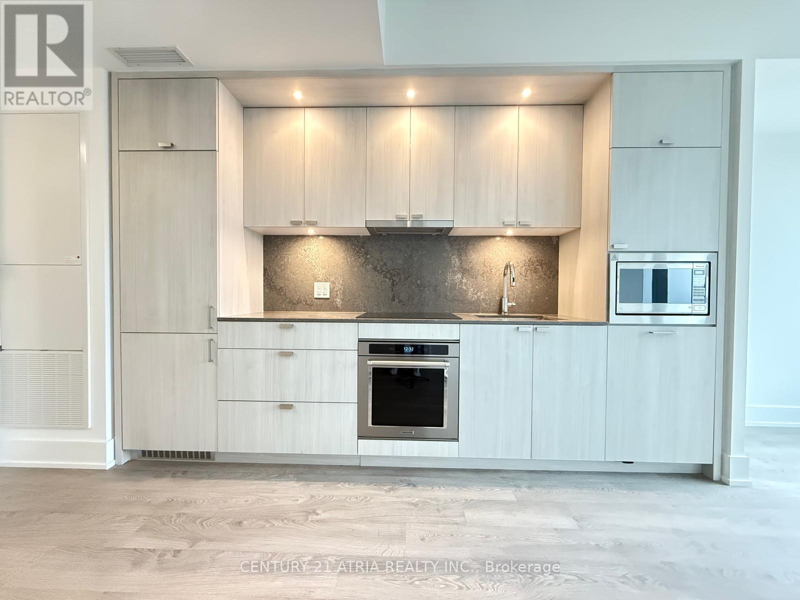 625 - 259 The Kingsway, Toronto, Ontario  M9A 0G2 - Photo 3 - W12581978