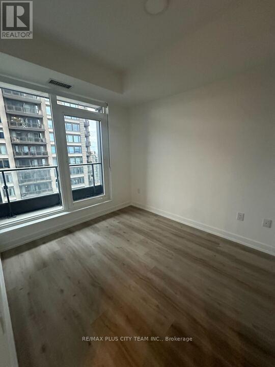 2506 - 395 Square One Drive, Mississauga, Ontario  L5B 0P6 - Photo 5 - W12582040