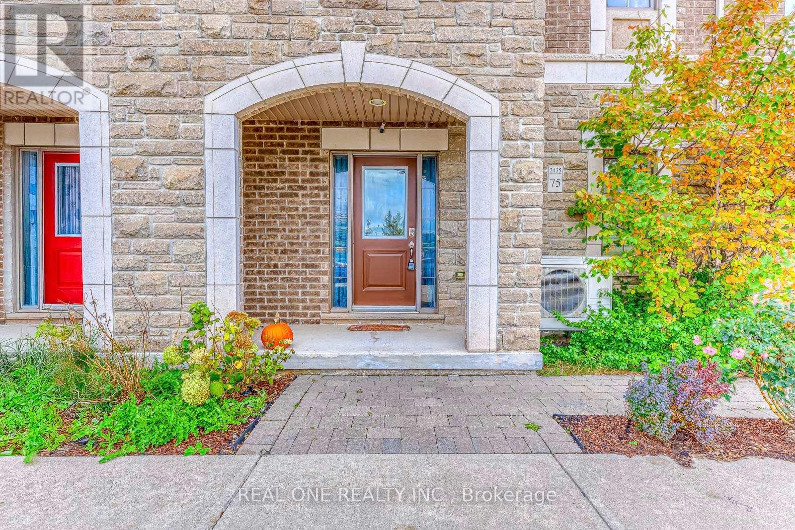 75 - 2435 Greenwich Drive, Oakville, Ontario  L6M 0S4 - Photo 4 - W12582054