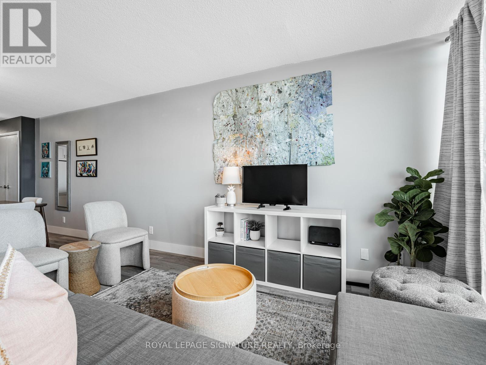 1817 - 185 Legion Road N, Toronto, Ontario  M8Y 0A1 - Photo 14 - W12582188