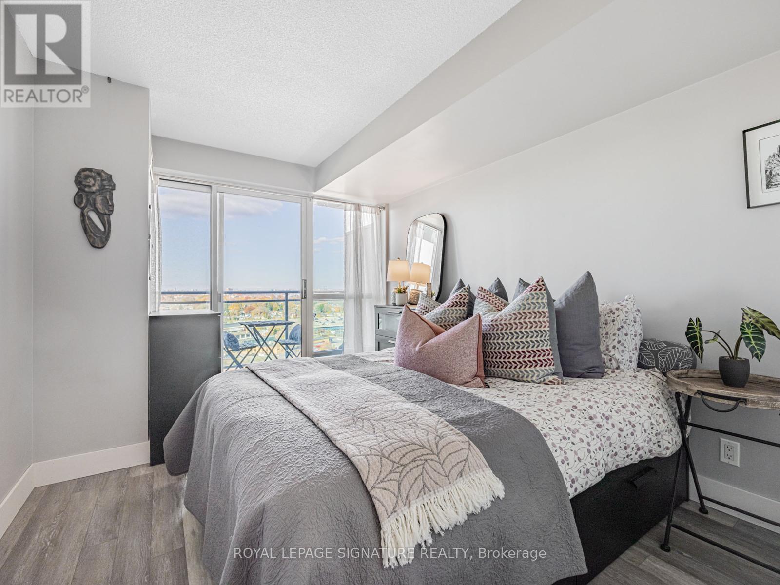 1817 - 185 Legion Road N, Toronto, Ontario  M8Y 0A1 - Photo 15 - W12582188