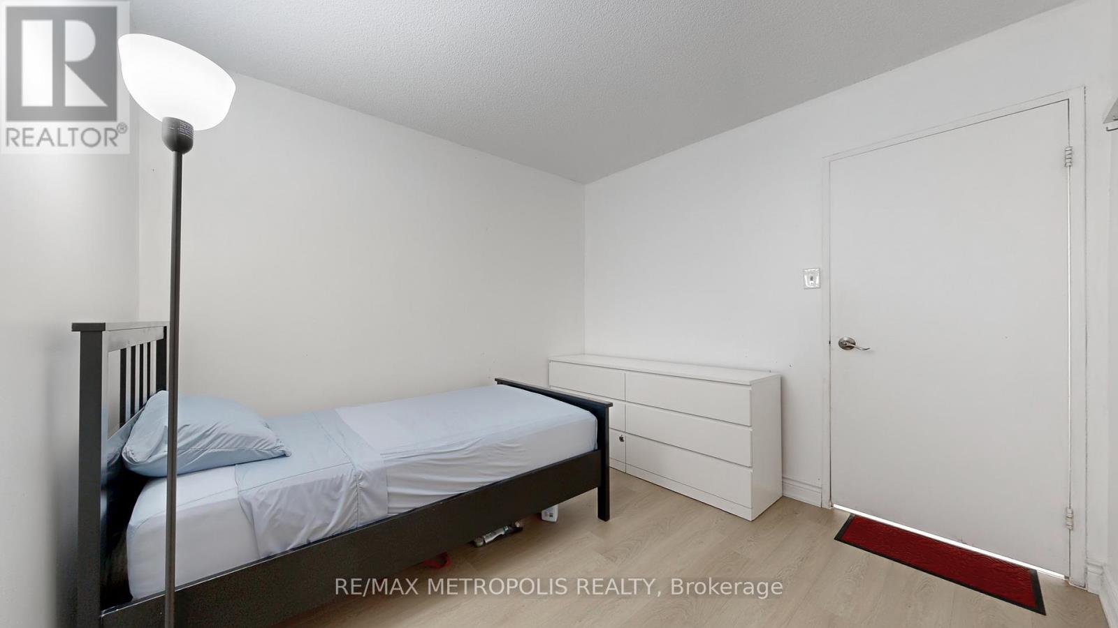 713 - 10 Martha Eaton Way, Toronto, Ontario  M6M 5B3 - Photo 17 - W12582194