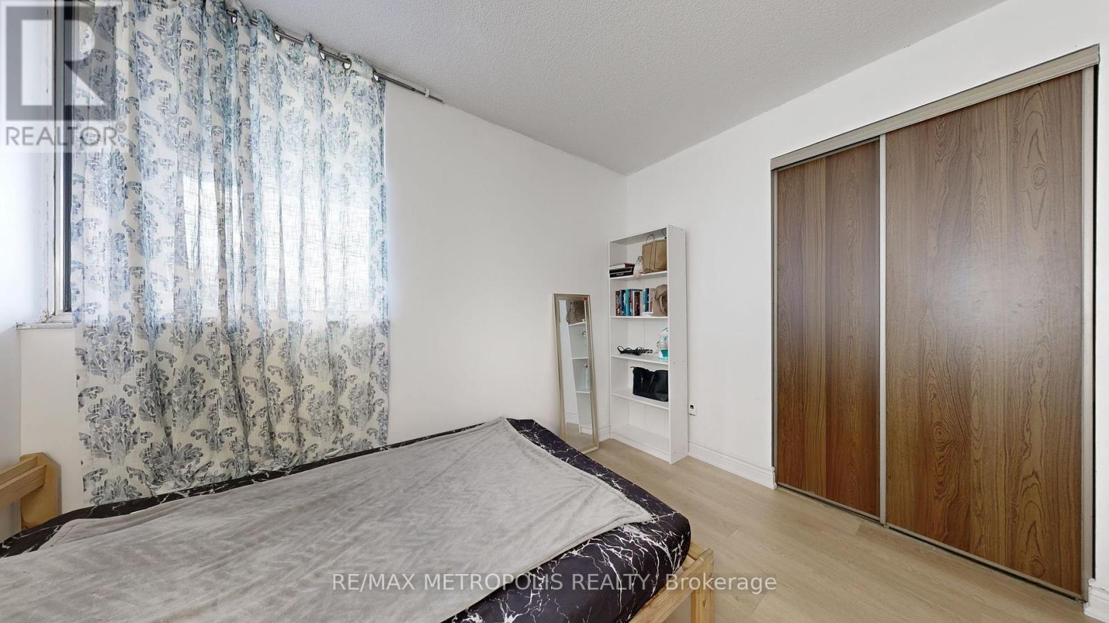 713 - 10 Martha Eaton Way, Toronto, Ontario  M6M 5B3 - Photo 19 - W12582194