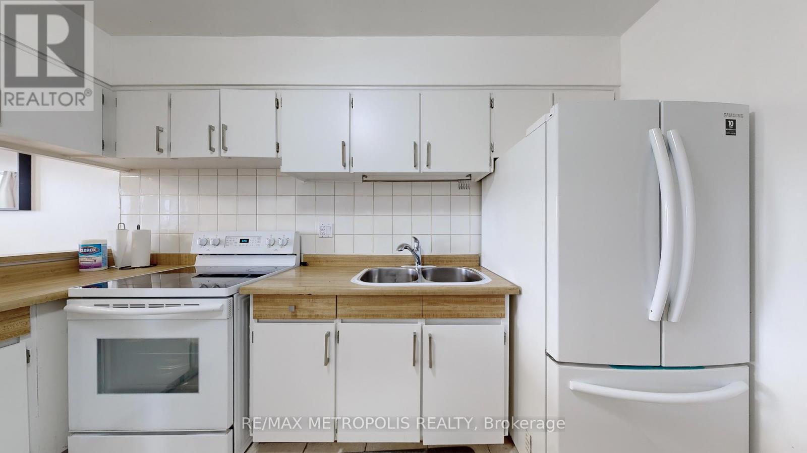 713 - 10 Martha Eaton Way, Toronto, Ontario  M6M 5B3 - Photo 43 - W12582194