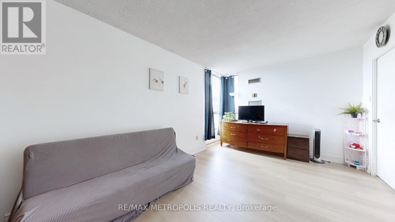 713 - 10 Martha Eaton Way, Toronto, Ontario  M6M 5B3 - Photo 44 - W12582194